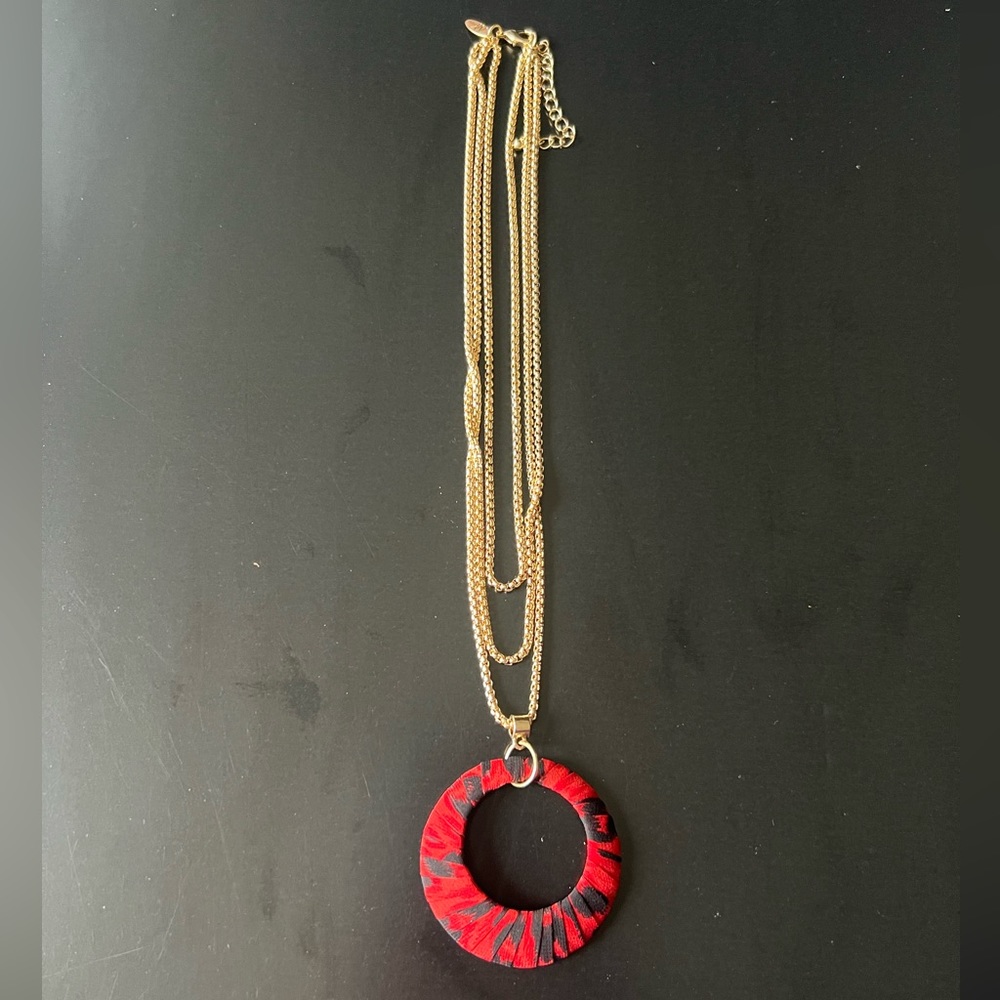 New York & Company red pendant necklace.